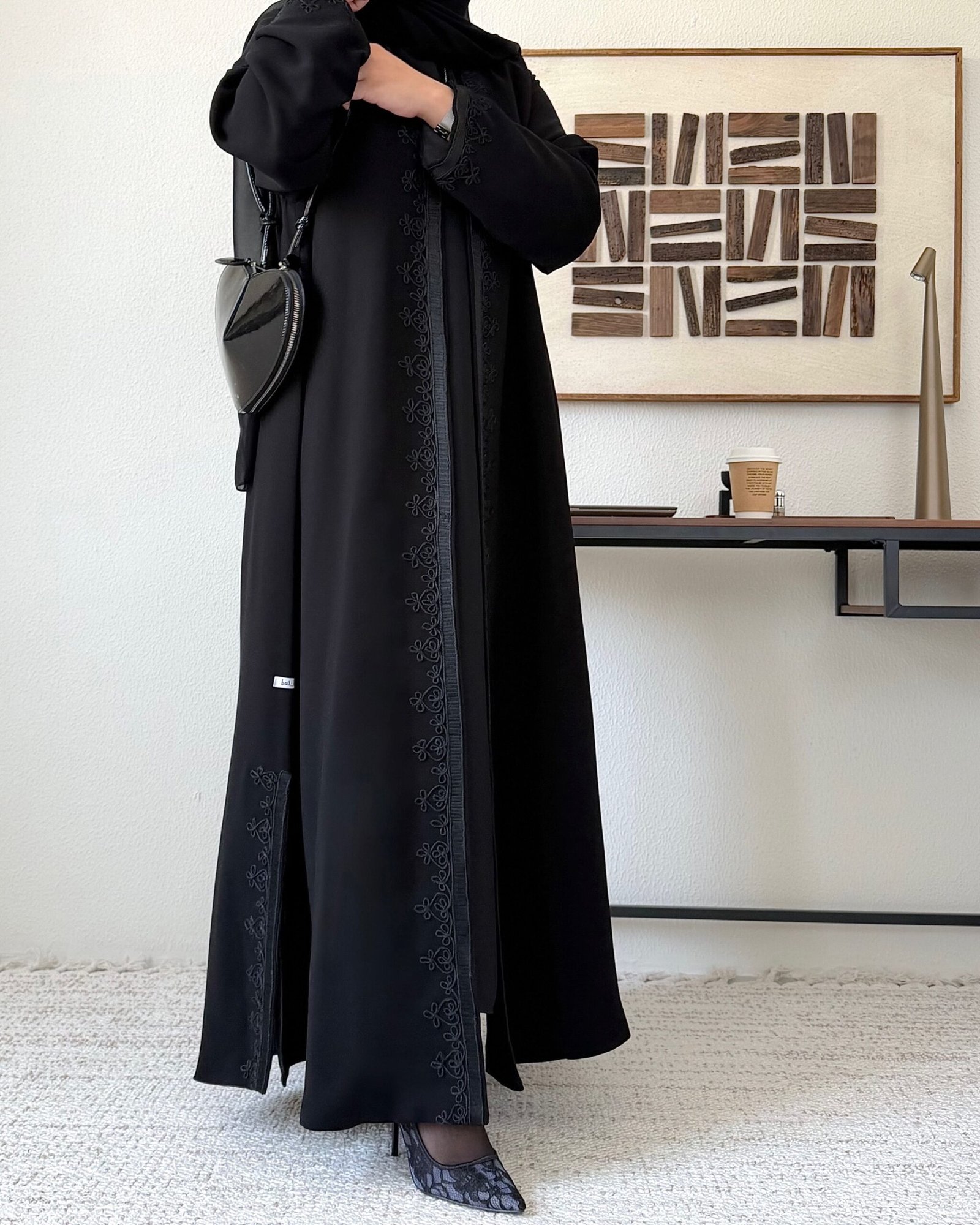 تطريز اسود